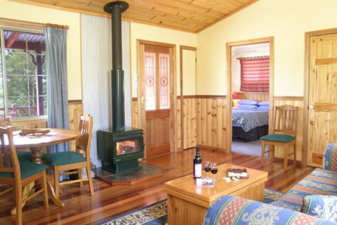 Fergies Hill Spa Cottage @ Granite Ridge Wines - Darwin Holiday 3