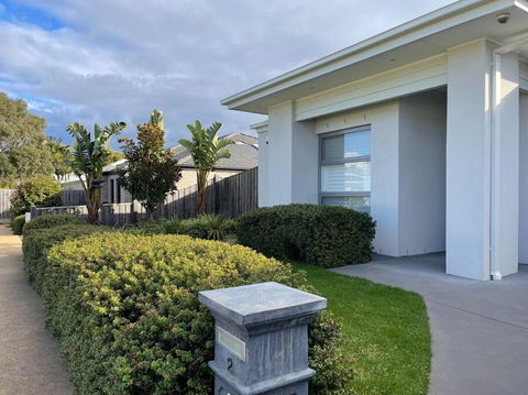First-Class Coastal Living - Darwin Holiday 2