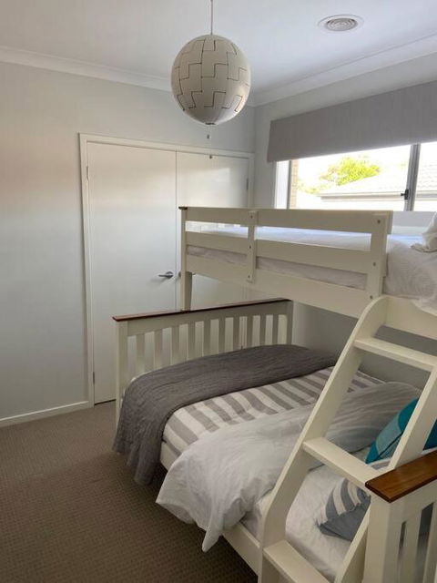 First-Class Coastal Living - Darwin Holiday 4