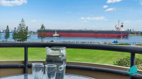 Flagstaff Apartment - Newcastle Harbour Views - Darwin Holiday 1