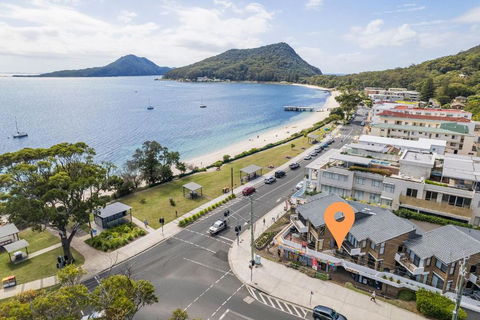 Fleetwood 3 63 Shoal Bay Road Relaxed Living With Water Views Overlooking Shoal Bay - Darwin Holiday 0