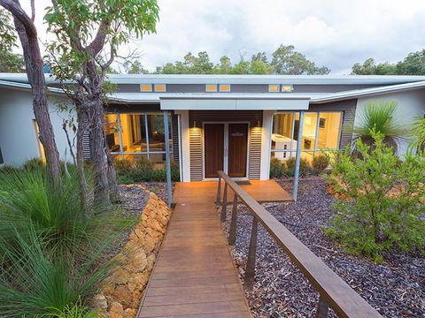 Flutes Escape - Luxury Stay, Margaret River - Darwin Holiday 0