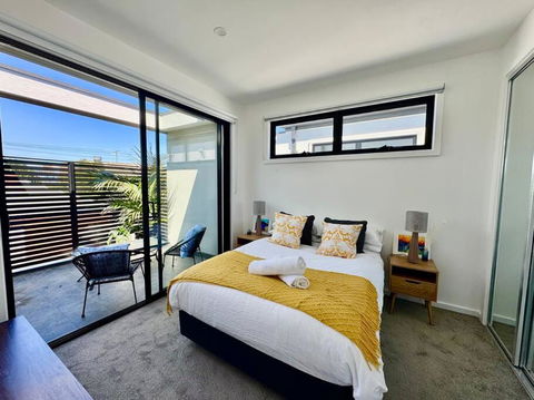 Footscray City Retreat - Full House & Parking - Darwin Holiday 0