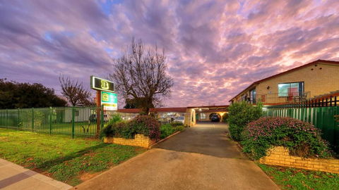 Forest Lodge Motor Inn & Restaurant - Darwin Holiday 0