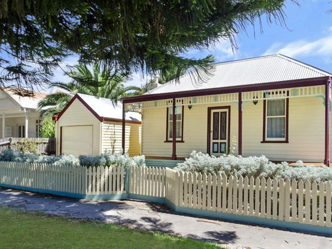 Fortuna Rose - Darwin Holiday 0