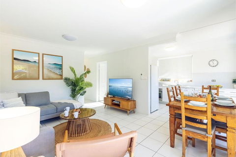 Fingal Bay Coastal Retreat 1 12 Marine Dr Fantastic Ground Floor Duplex - Darwin Holiday 0