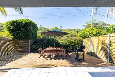 Fingal Bay Coastal Retreat 1 12 Marine Dr Fantastic Ground Floor Duplex - Darwin Holiday 1