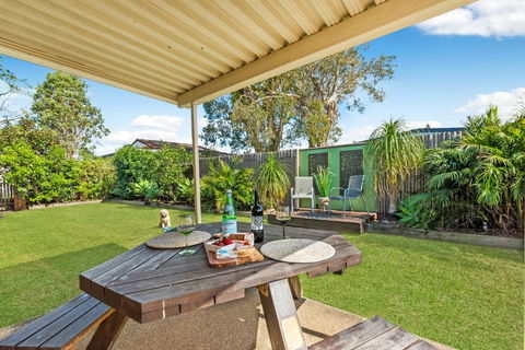 Family Coastal Getaway & Dog Welcome - Darwin Holiday 2