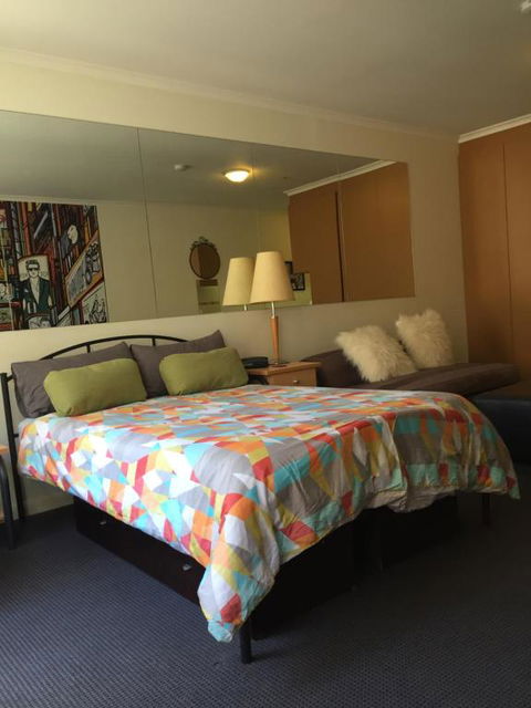 Flinders Street 238, CLEMENTS HOUSE At Federation Square, Melbourne, Australia - Darwin Holiday 3