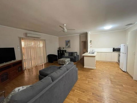 Four Bedroom House On Masters South Hedland - Darwin Holiday 4