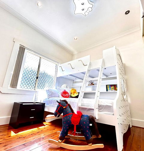 Family Retreat House 3 Bdrm With Parking Netflix Close To Train - Darwin Holiday 1