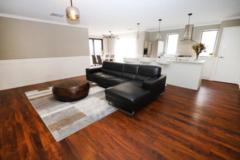 Family Holiday Home - Darwin Holiday 4