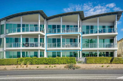 Gallery 10 With Views, Pool And Tennis Court - Darwin Holiday 2