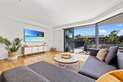 Fuller Holidays - Drift Penthouse - Luxury Apartment With Pool Byron Town - Darwin Holiday 2