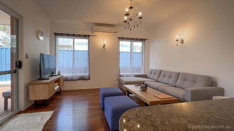Fremantle High Street Retreat - Darwin Holiday 2