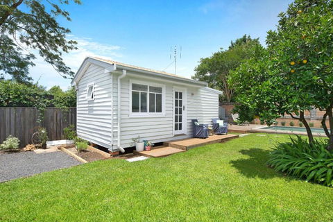 Fremily Cottage - Charming White Cottage - Darwin Holiday 4