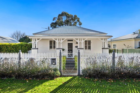 Gambell Cottage - Country Charm - Darwin Holiday 0