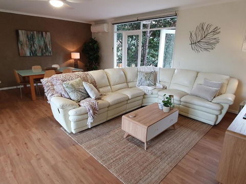 Garden Oasis 3 Bedroom Apt - Darwin Holiday 1