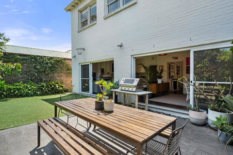 Garden Retreat 5-BDR House Near Centennial Park - Darwin Holiday 1