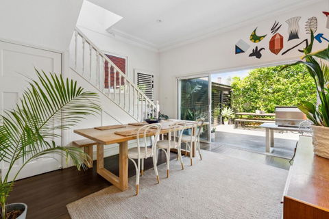 Garden Retreat 5-BDR House Near Centennial Park - Darwin Holiday 3