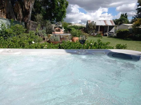 Garden Of Eden Boutique Cottage And Spa - Darwin Holiday 1