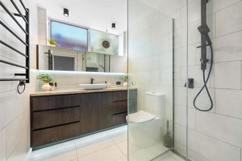 Gardenvale Prize With Private Courtyard Plus Parking - Darwin Holiday 3