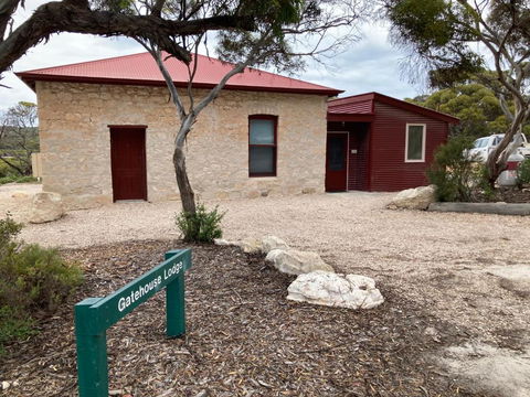 Gatehouse Lodge - Dhilba Guuranda-Innes National Park - Darwin Holiday 0