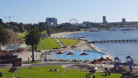 Gateway To The Surf Coast And Geelong - Darwin Holiday 1