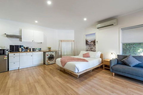 Gawler Townhouses 1b - Darwin Holiday 3