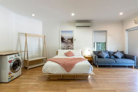 Gawler Townhouses 1b - Darwin Holiday 0
