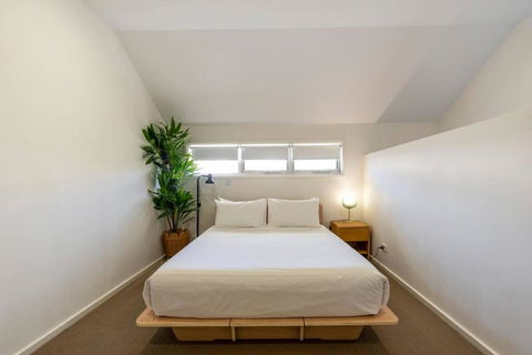 Gawler Townhouses 1a - Darwin Holiday 0