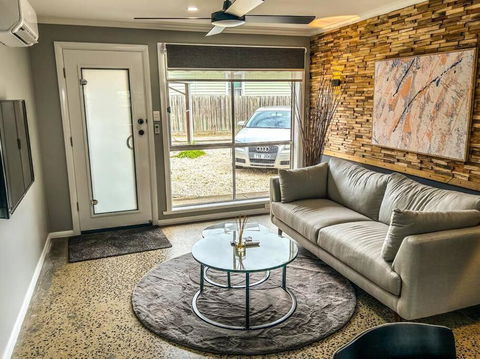 Geelong West Unit - Darwin Holiday 2