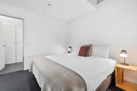 Gibson Mill Waterfront Loft Apartment - 304 - Darwin Holiday 3