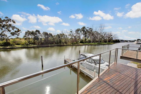 Gippsland Lakehouse A - Darwin Holiday 4