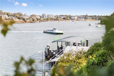 GLAD1 - Monash Rd - Gladesville - Darwin Holiday 3