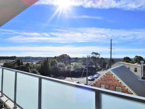 GLAD1 - Monash Rd - Gladesville - Darwin Holiday 4