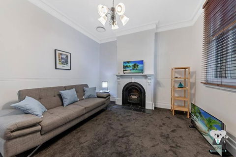 Glebe Cozy 2 Bedroom Stunning Terrace House / NGL058 - Darwin Holiday 2