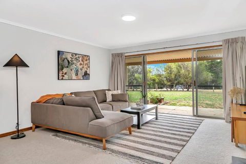 Glenalvie In The Hills - A Peaceful Semi-Rural Haven - Darwin Holiday 2