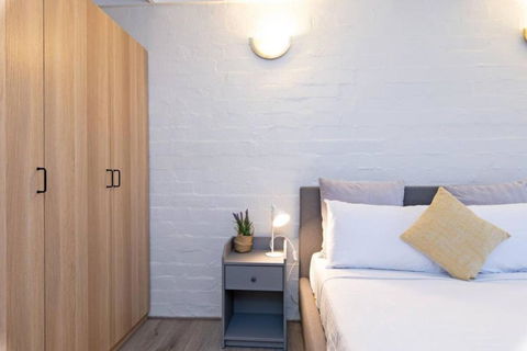 Glenelg Getaway - 2BR, Parking And Free Wine - Darwin Holiday 3