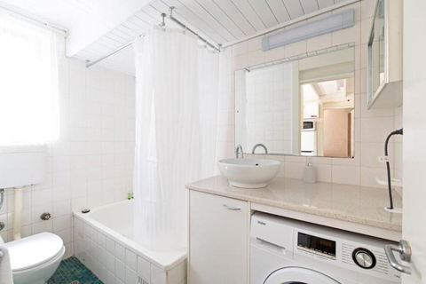 Glenelg Getaway - 2BR, Parking And Free Wine - Darwin Holiday 4