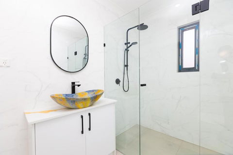 Glenelg North House, 3QBed, 2KSBed, 2Bth, 5TV - Darwin Holiday 0