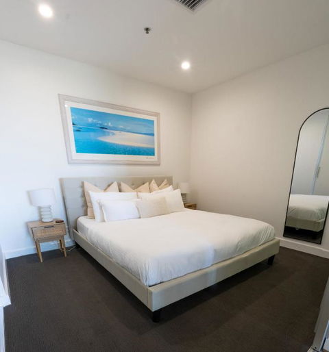Glenelg Oasis, Pool, Gym, Spa & Sauna, Free Parking, City Views - Darwin Holiday 1