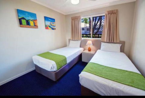Gold Coast Family Apartment - Darwin Holiday 3