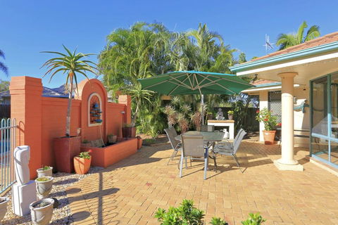 Golden Cane Bed & Breakfast - Darwin Holiday 0