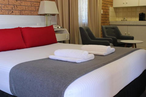 Golden Harvest Motor Inn Moree - Darwin Holiday 4
