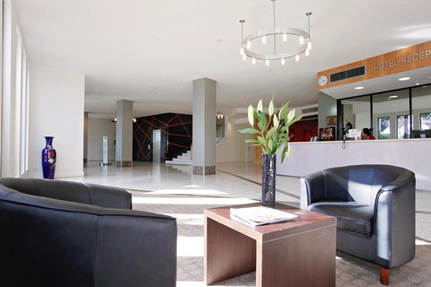 Golden Pebble Hotel - Darwin Holiday 4