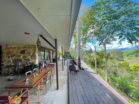 Golden Retreat Ultimate 5 Bed - Villa & Guesthouse - Darwin Holiday 0
