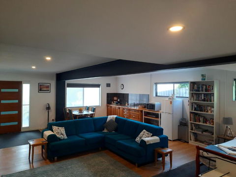 GOLDFIELDS STUDIO APARTMENT, Beaconsfield - Fully Self-contained, Air-conditioning - Darwin Holiday 2