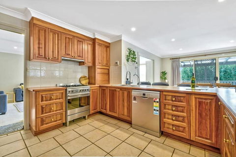 Goldfinch Way Stunning & Spacious Home Sleeps 11 - Darwin Holiday 2