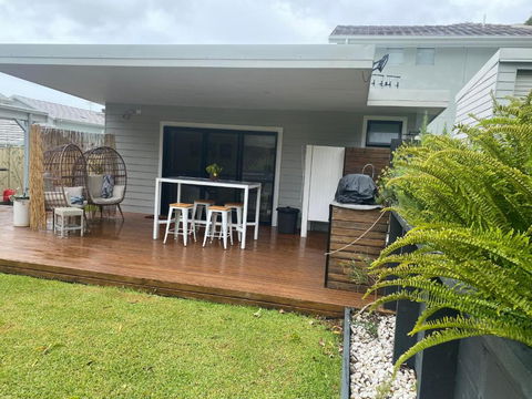 Golf Course & Beach Stay Self-Contained Guest House - Darwin Holiday 0